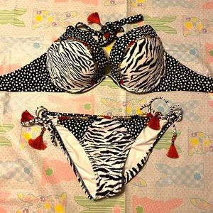 VS push-up Bikini NWOT